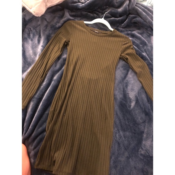 Olive ribbed long sleeve dress - Picture 4 of 4